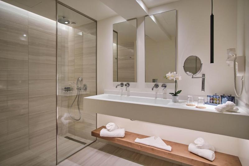 Junior Suite Double with Private Pool image 2