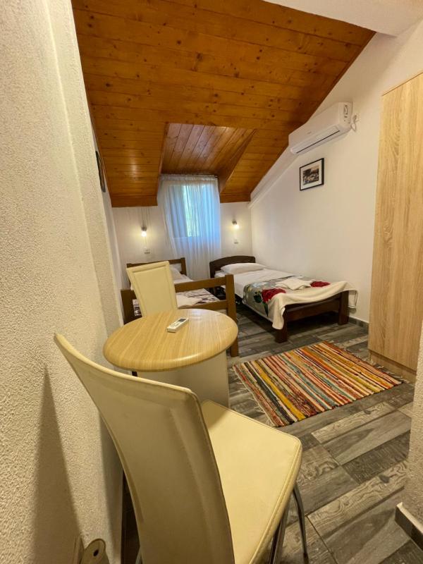 Twin Room with Garden View image 1