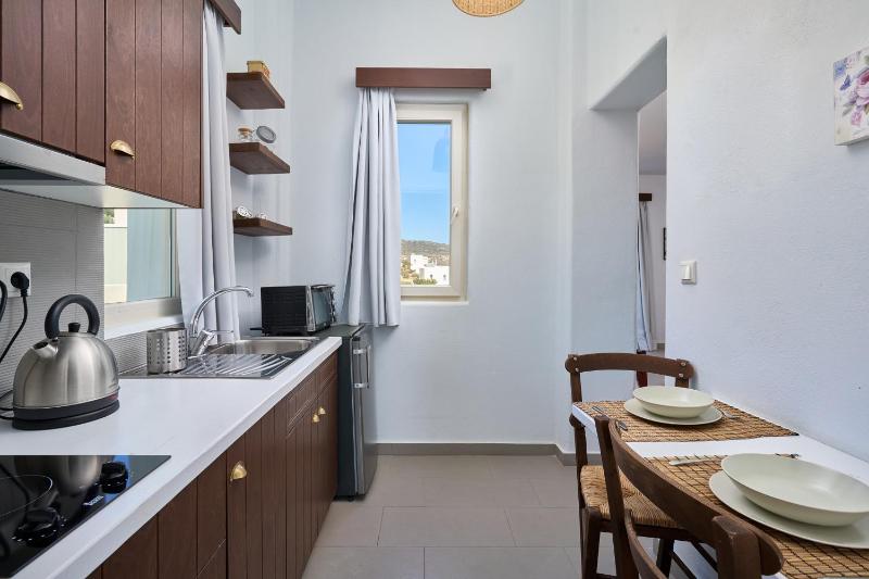 Traditional Suite with Panoramic Sea View image 4