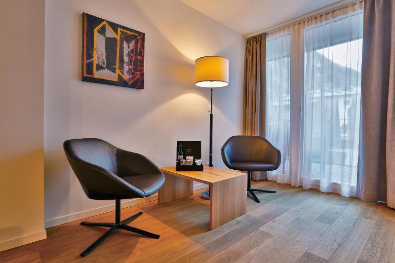 Superior Double or Twin Room with Balcony image 2
