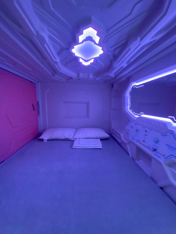 Mermaid Space Capsule Hostel Palermo - image 25