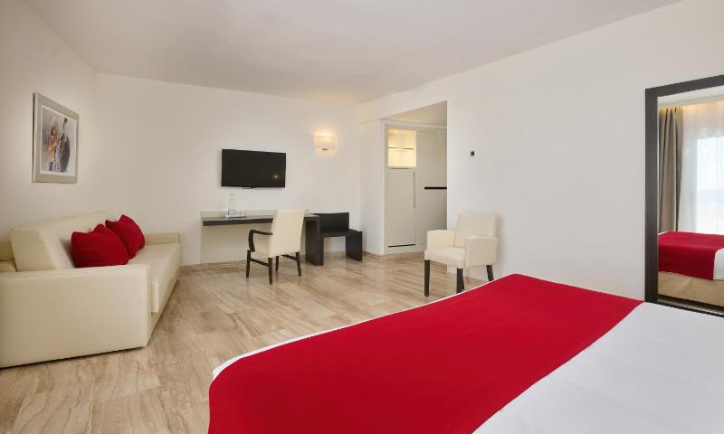 Junior Suite (2 Adults) image 4
