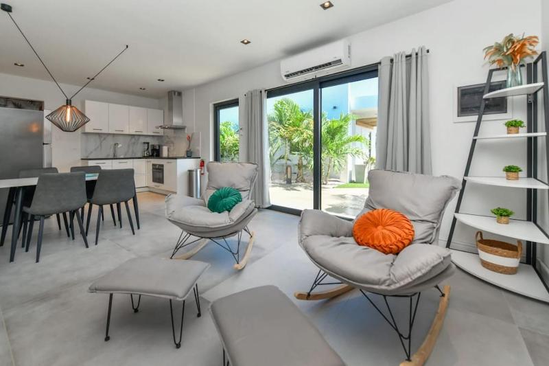 Casa Graziano Luxury 5BR Family Villa Pool Whirlpool & Tropical Garden - image 8