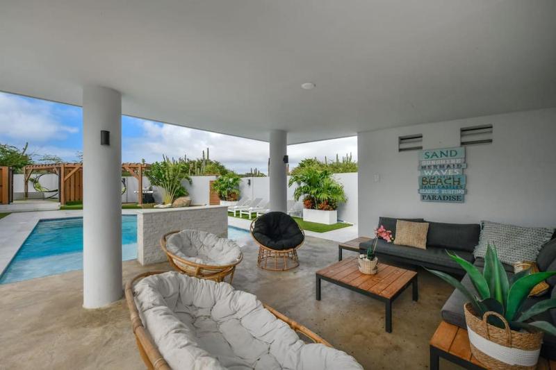 Casa Graziano Luxury 5BR Family Villa Pool Whirlpool & Tropical Garden - image 9