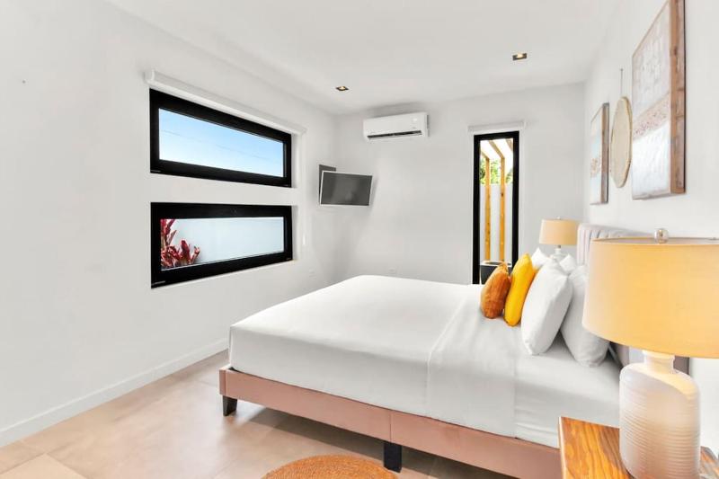 Casa Graziano Luxury 5BR Family Villa Pool Whirlpool & Tropical Garden - image 5