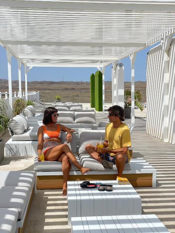Double Room with Sea View image 4