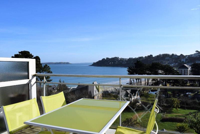Appartement 2-4 pers VUE MER EXCEPTIONNELLE avec terrasse à PERROS-GUIREC - Ref 908 - image 1