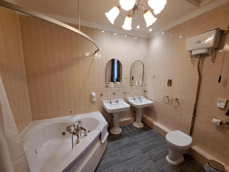 Suite image 4