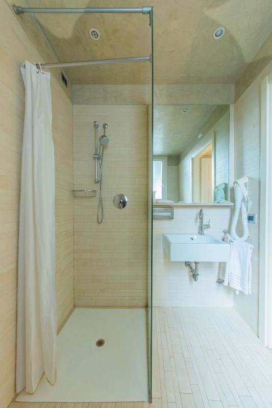 Triple Room image 2