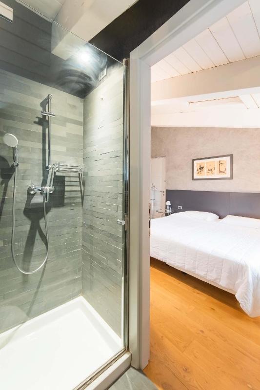 Standard Double Room image 4