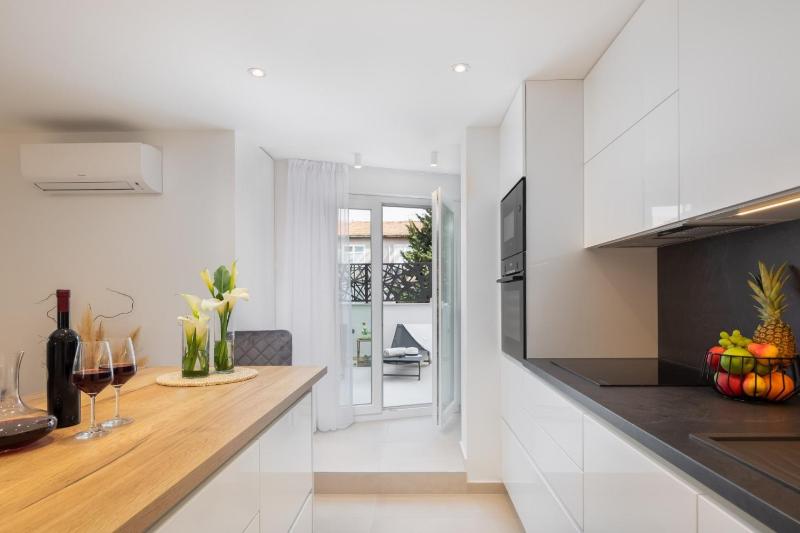 Luxury Apartment Silvery in Split center with jacuzzi sauna and parking - image 13