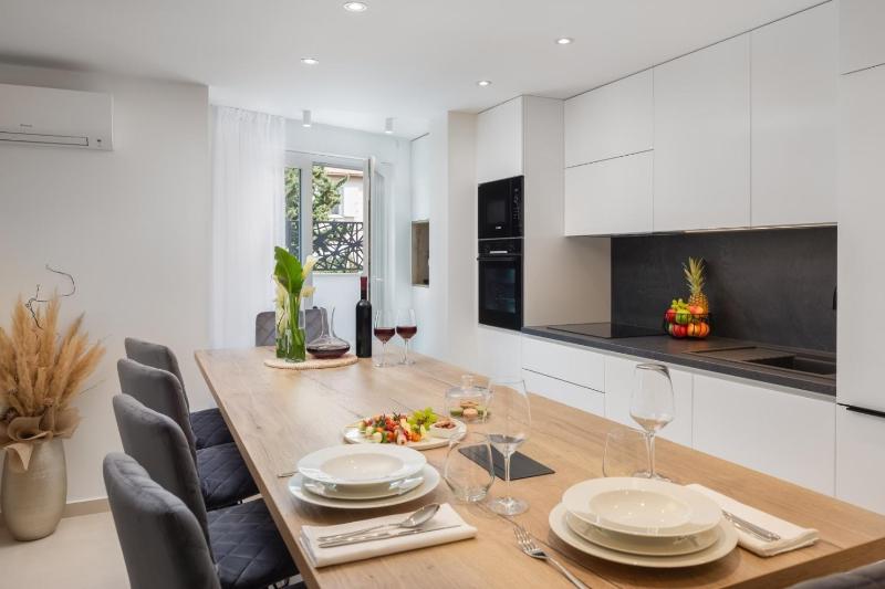 Luxury Apartment Silvery in Split center with jacuzzi sauna and parking - image 9
