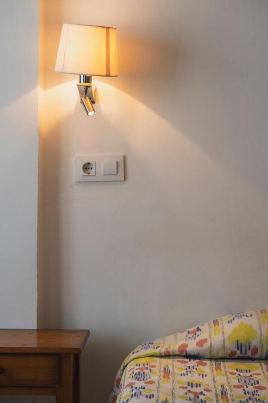 Single Room with Balcony image 3