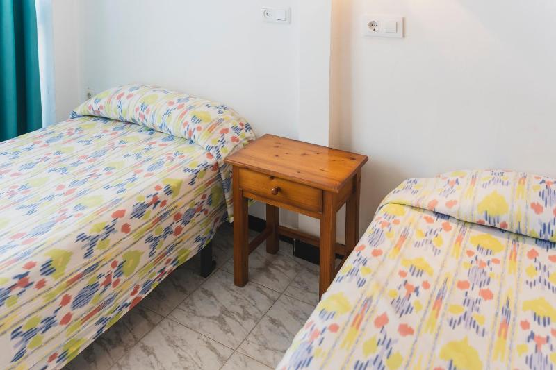 Twin Room with Balcony image 3