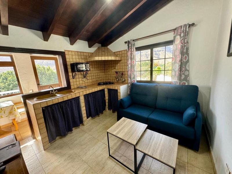 One-Bedroom Apartment image 2
