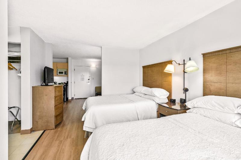 Double Room with Two Double Beds - Non-Smoking image 4