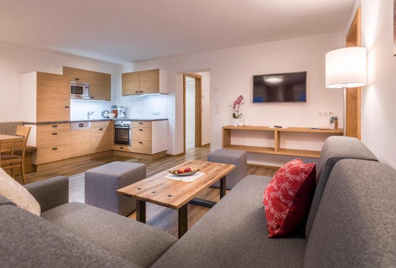 Deluxe Two-Bedroom Apartment with Garden View image 1