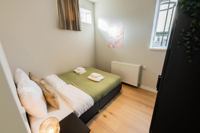 Alphabet Apartments - Westersingel 320 - image 10
