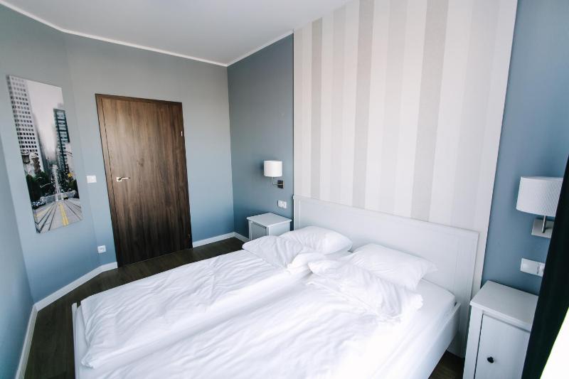 One-Bedroom Apartment image 3