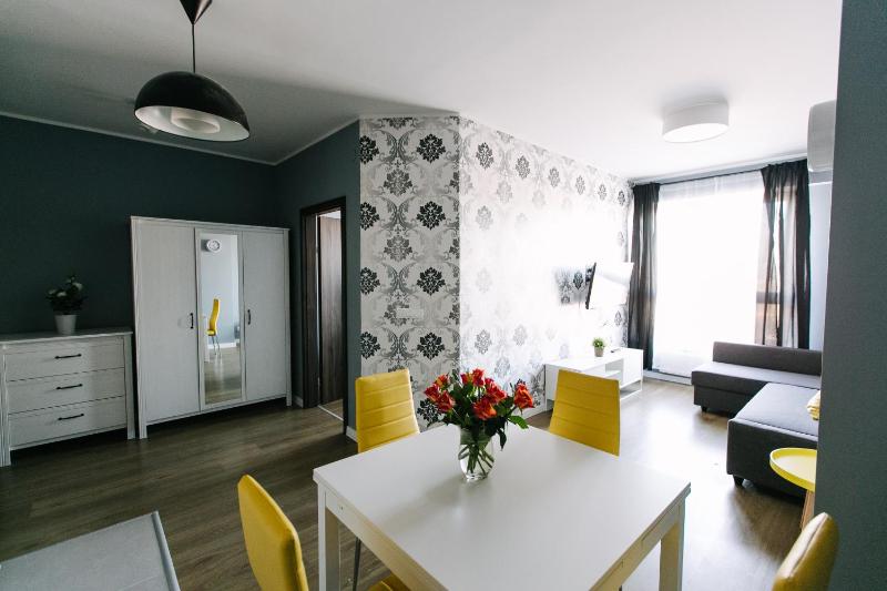 One-Bedroom Apartment image 4