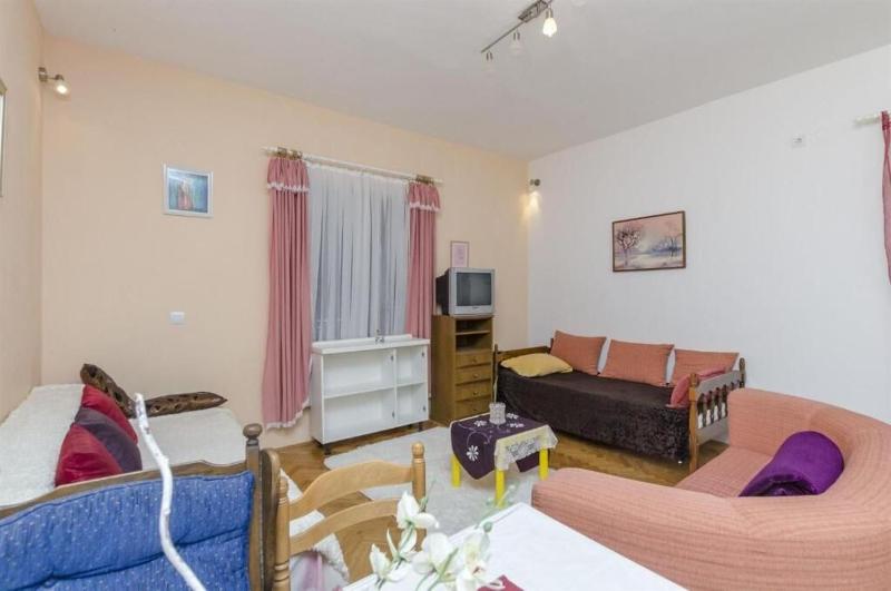 Apartment Zvone - image 9