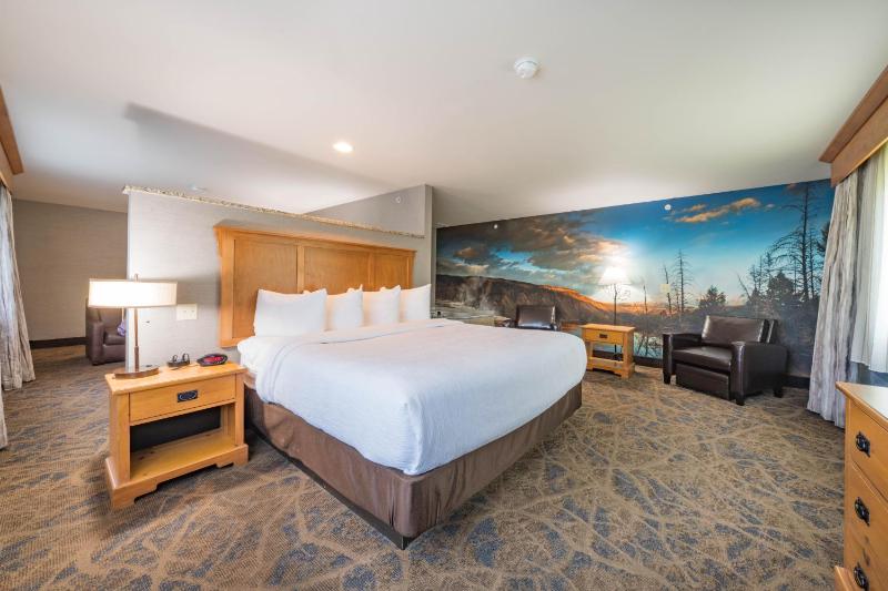 Deluxe King Room with Spa Bath - Non Smoking image 2