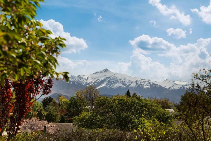 Wanaka Family Retreat - image 28