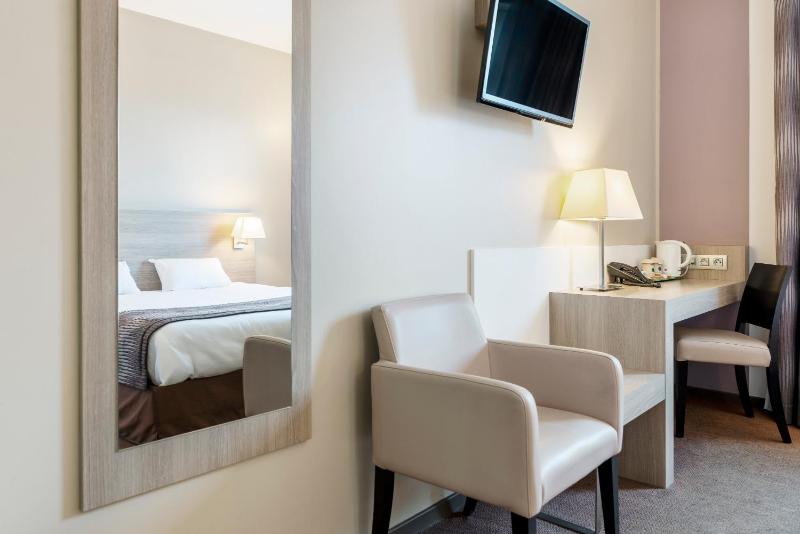 Superior Double Room image 4