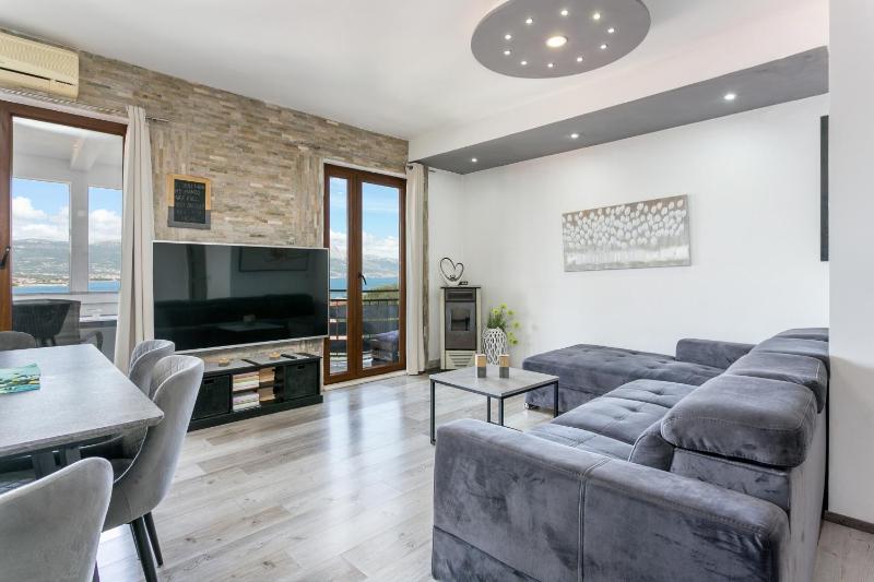 Two-Bedroom Apartment with Terrace and Sea View image 1