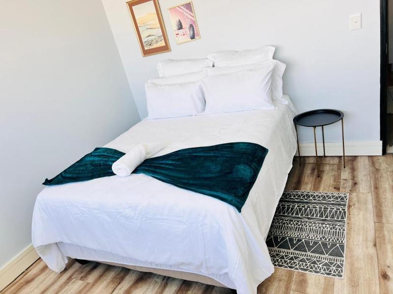 Double Room image 1