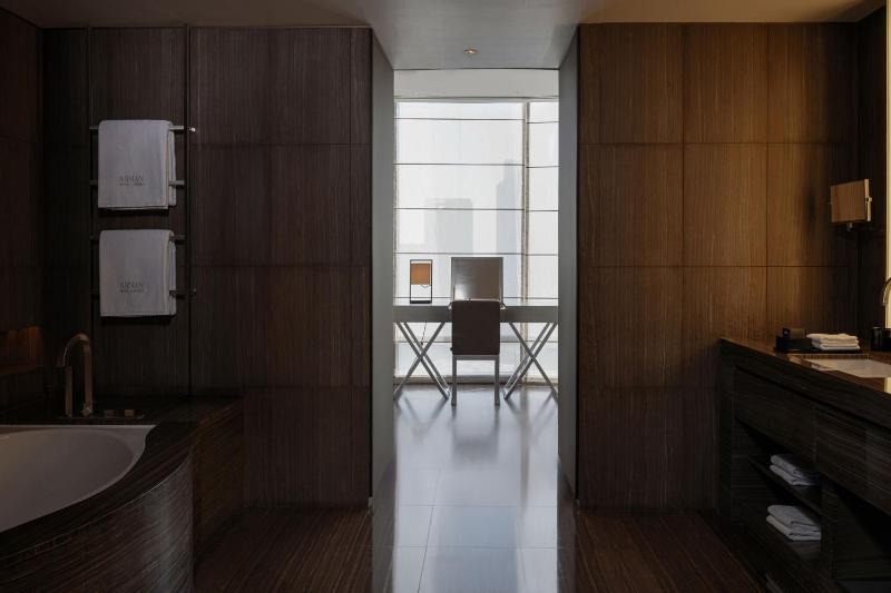 Armani Signature Suite image 4