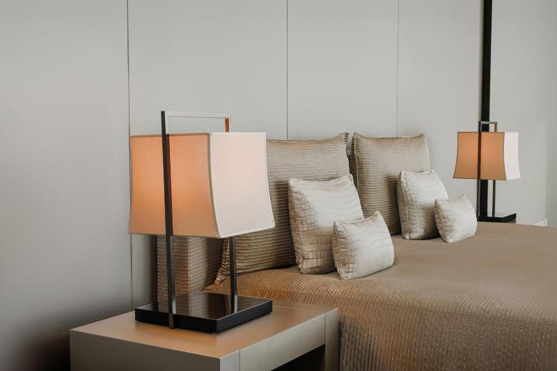 Armani Signature Suite image 3