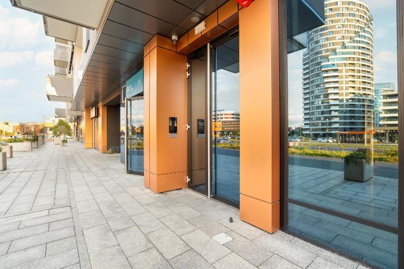Apartamenty Aleja Kopisto w Rzeszowie by Noclegi Renters - image 11