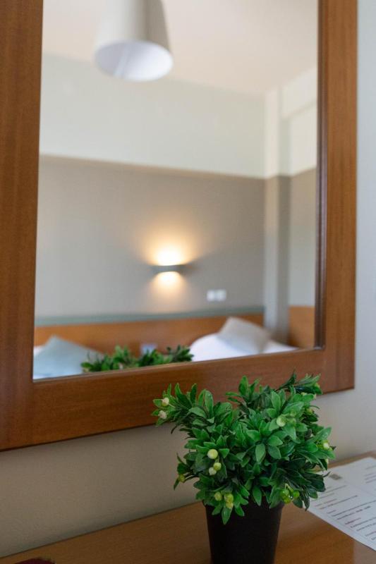 Triple Room with City View image 4