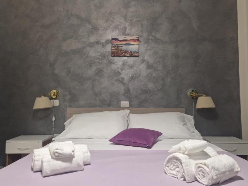 Double Room image 1