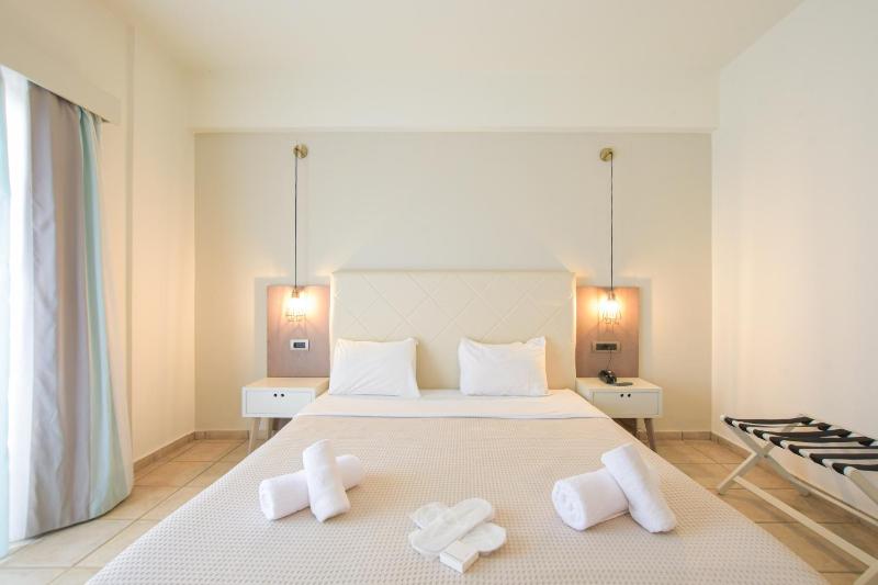 Quadruple Room image 4