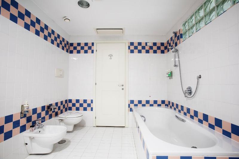 Grand Hotel Salerno - image 4