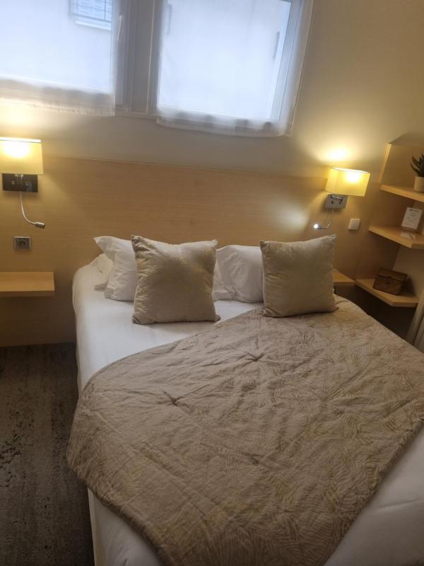 One-Bedroom Apartment image 3