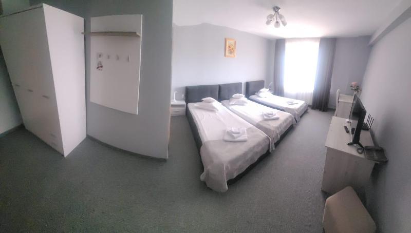 Triple Room image 2