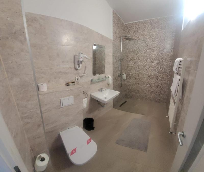 Triple Room image 4