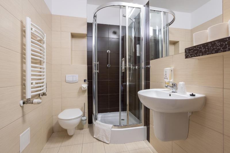 Deluxe Triple Room image 2