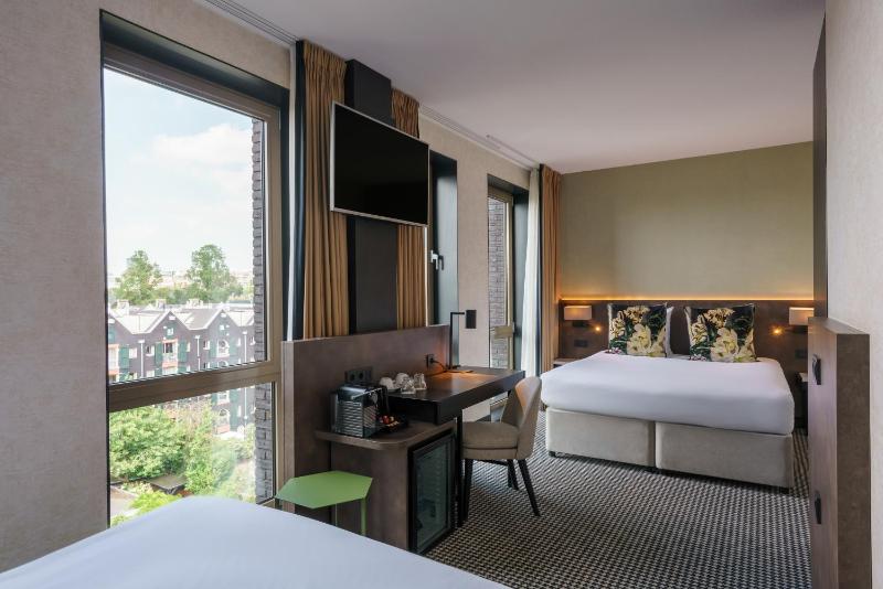Superior Double Room with Canal View image 1