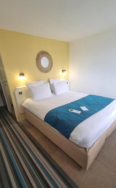 Standard Queen Room image 1