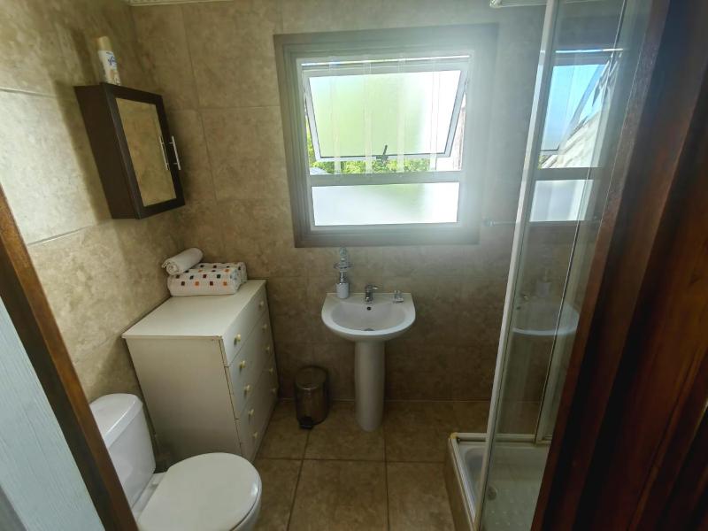 Swiss Cottage Guest House - image 10