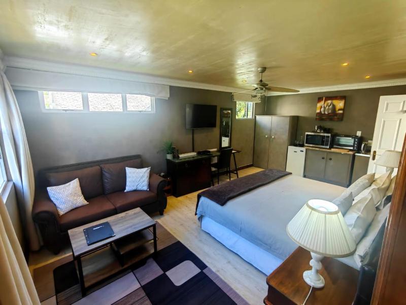Swiss Cottage Guest House - image 9