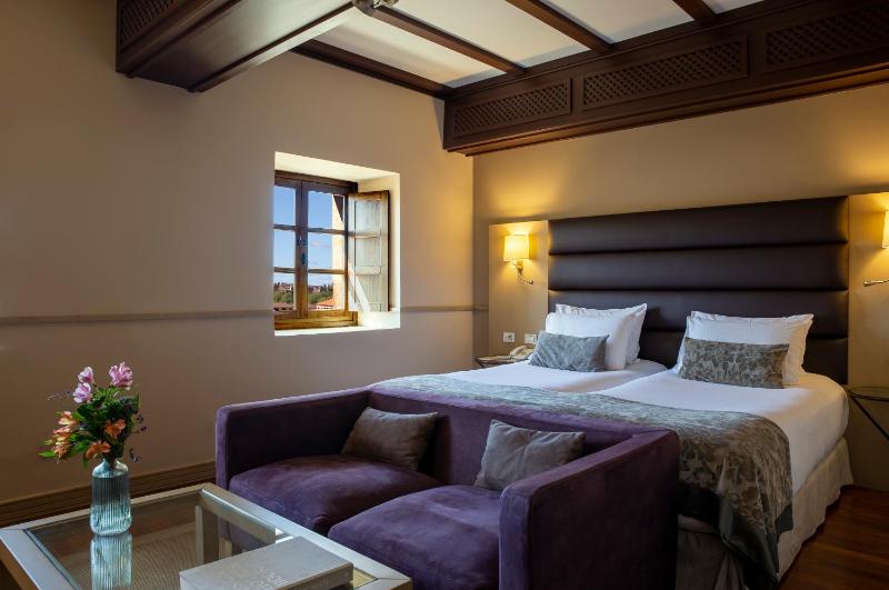 Double Room image 1