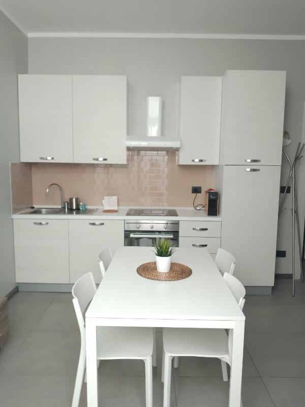 One-Bedroom Apartment image 1