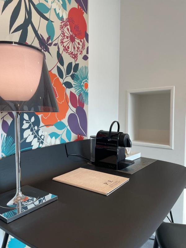 Large Double Room image 3
