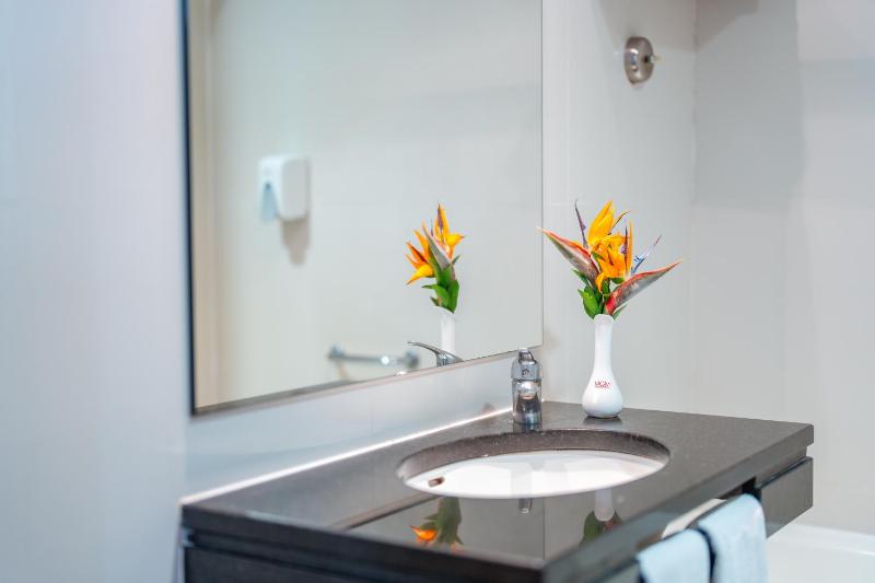 Deluxe Double or Twin Room with Sea View (3 Adults) image 2