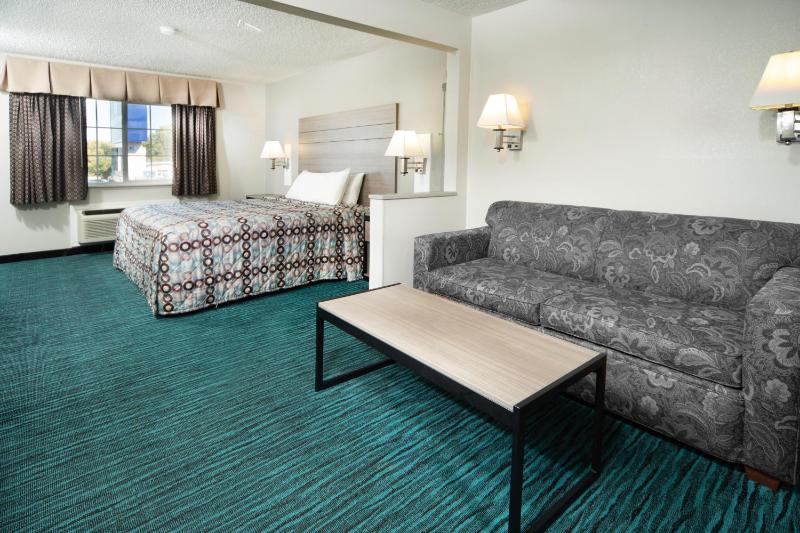 King Suite - Non-Smoking image 1